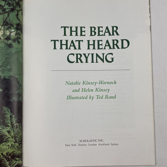 Scholastic Reader The Bear Who Heard Crying by Natalie and Helen Kinsey-Warnock - Picture 2 of 7